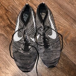 Nike flyknit running shoes